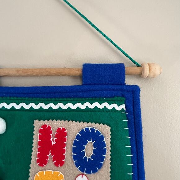 Vintage Felt Santa Advent Calendar Wall Hanging NOEL 24 Pockets Christmas - Picture 3 of 11